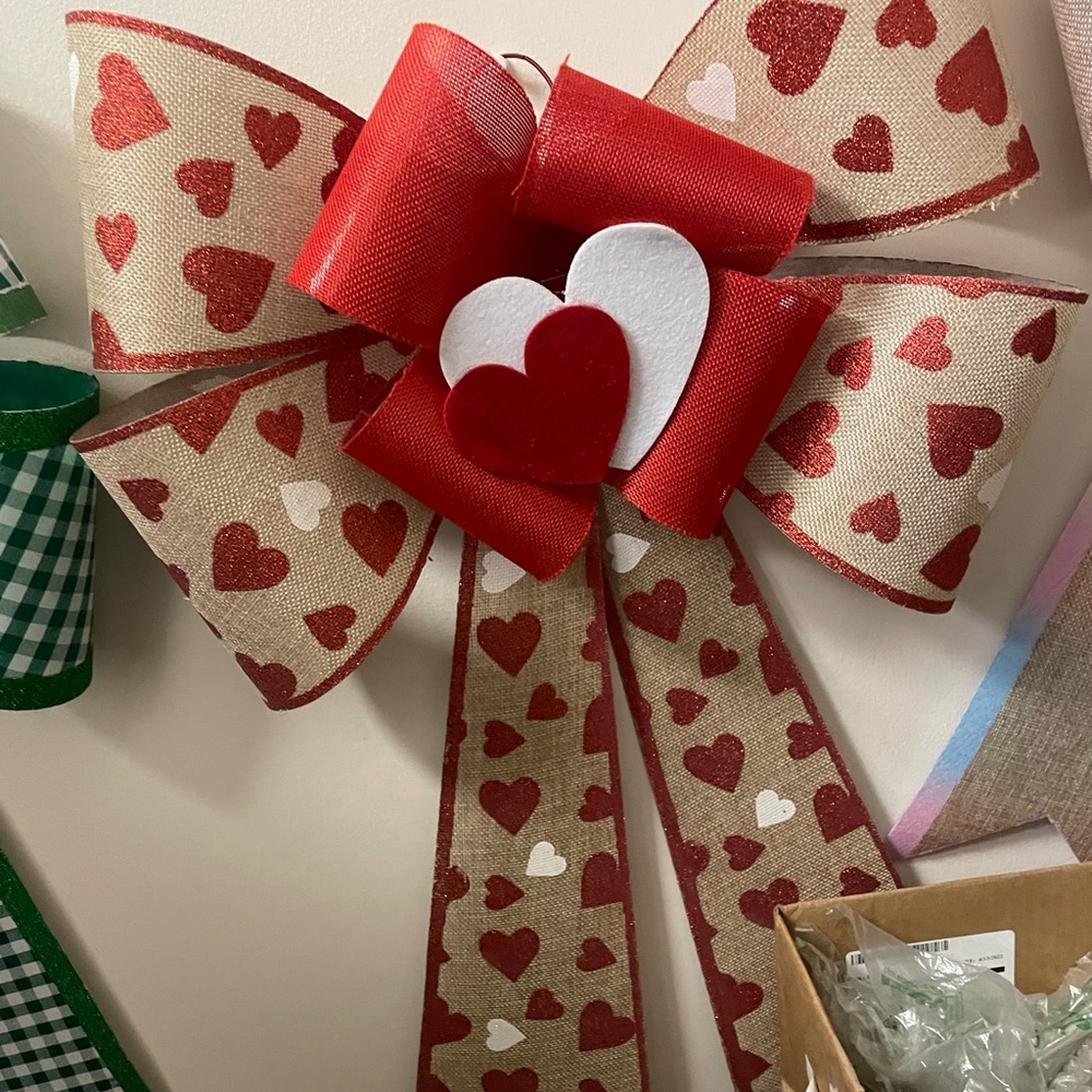 Door bow Valentine’s Day theme
